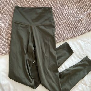 Mid Rise Nike DRI Fit Leggings